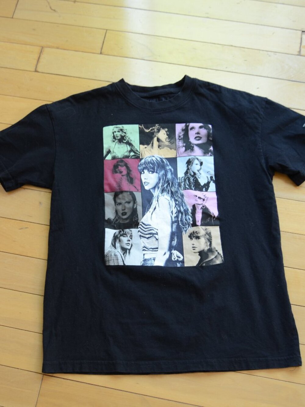 Taylor Swift The Eras Tour Black T-Shirt Adult Size XS Pop Art Concert